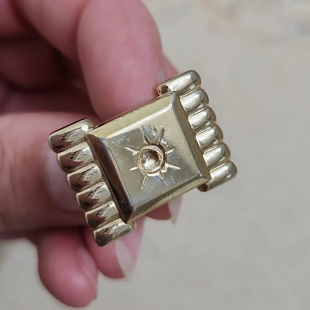 Men's Vintage Gold Tone Cuff Links - Picture 2 of 3
